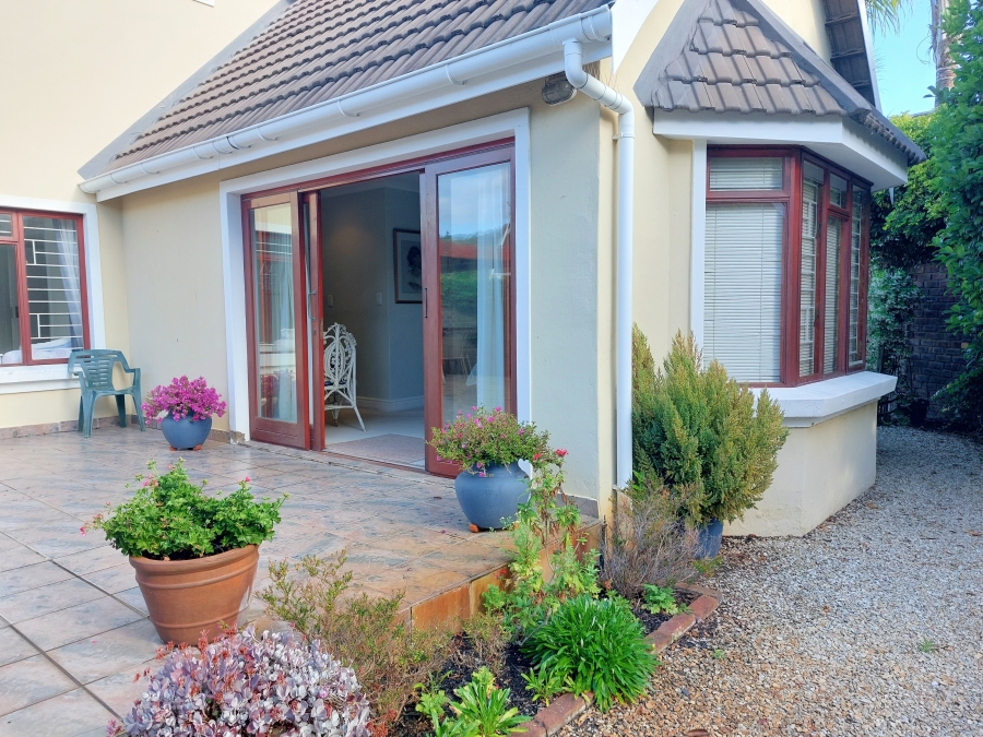 2 Bedroom Property for Sale in The Island Western Cape